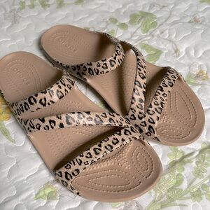 Iconic crocs comfort sandals. Crocs women's Kadee li Flip Flop Sandal. Leopard